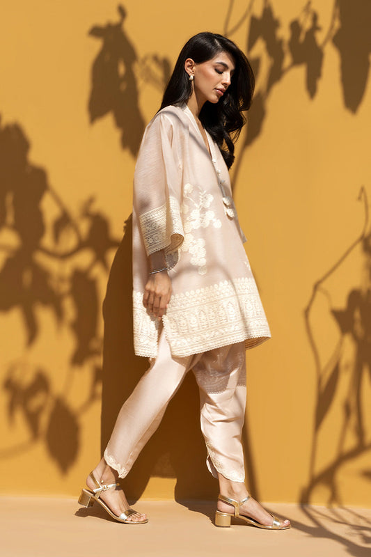 Ivory Aura – Embroidered Kurta & Tapered Pants Co-Ord Set